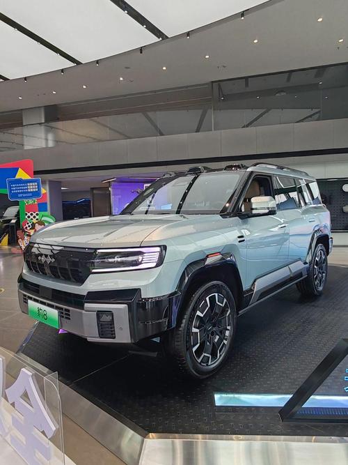 成都106比亚迪方程豹硬派越野的爆款，英菲尼迪35周年与你共成长